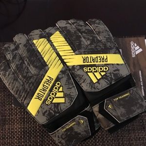 New Adidas size 12 goalkeeper gloves